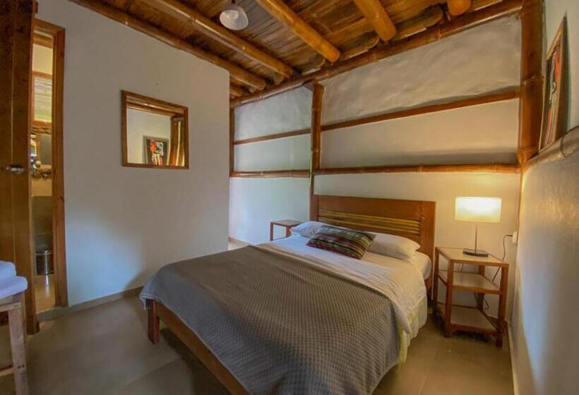Номер Стандарт с Балконом, Cinnamon House