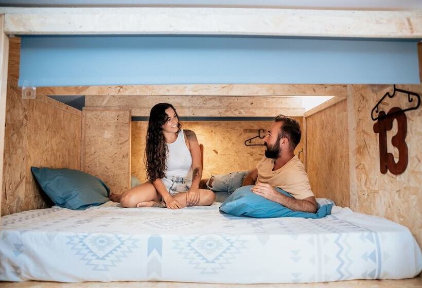 Cama em Quarto Compartilhado, Deck Lodge