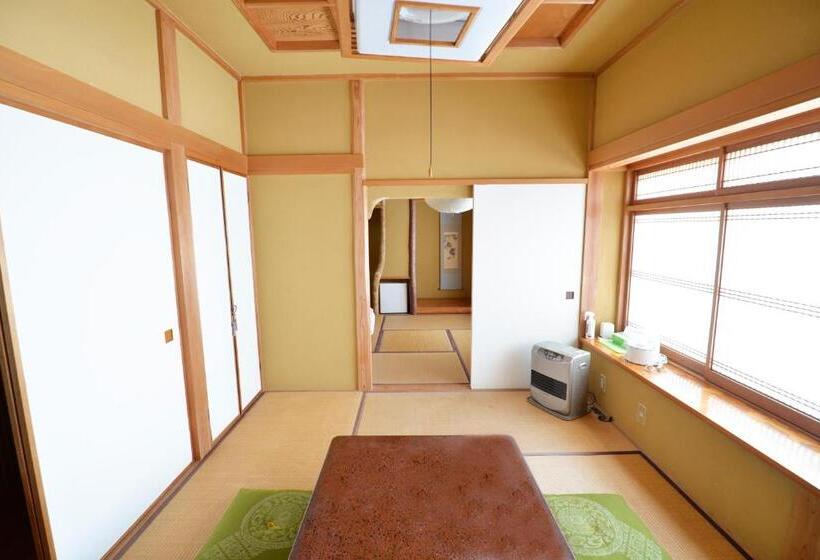 家庭山景房, Fwa Guest House