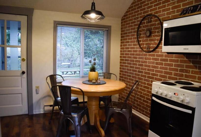 Дом 2 Спальни, Bramblebank Cottages