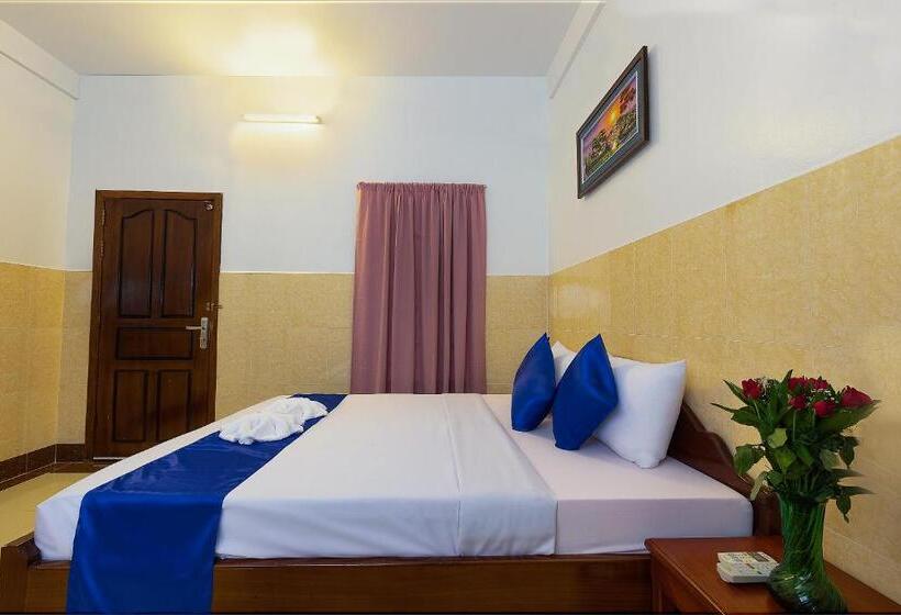 اتاق استاندارد با بالکن, Botoum Hostel
