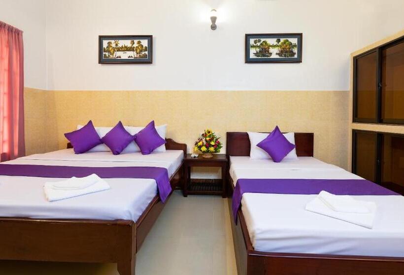 غرفة عائلية, Botoum Hostel