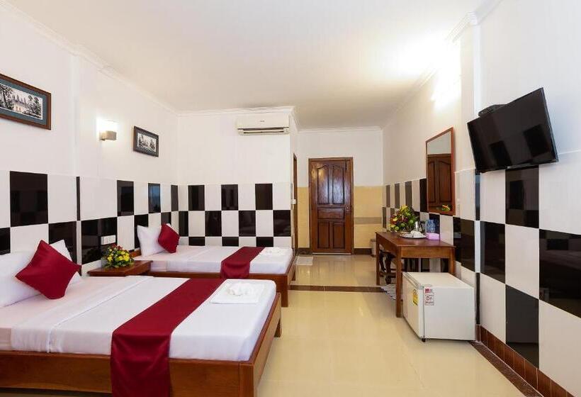 اتاق استاندارد با بالکن, Botoum Hostel