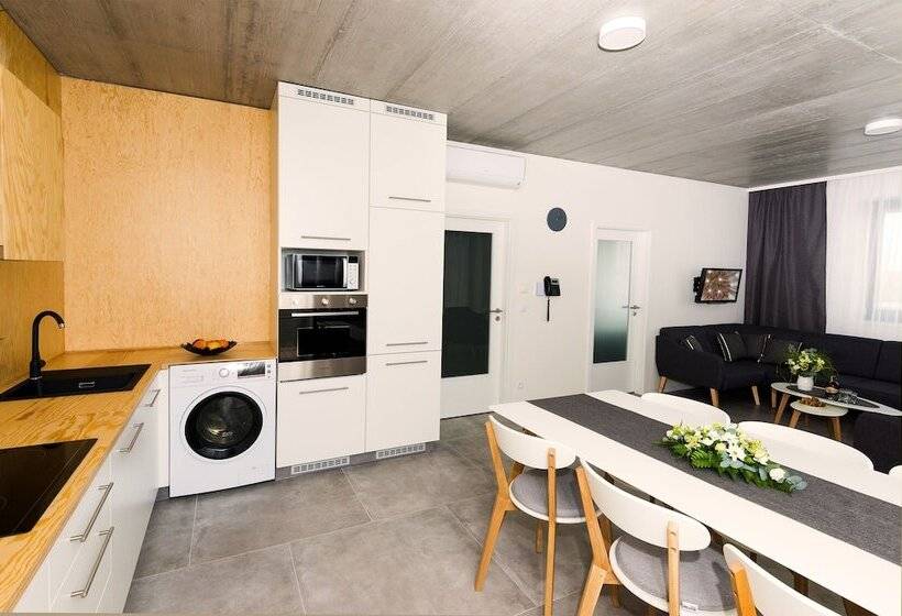 آپارتمان 1 خوابه با تراس, Residence Trafick