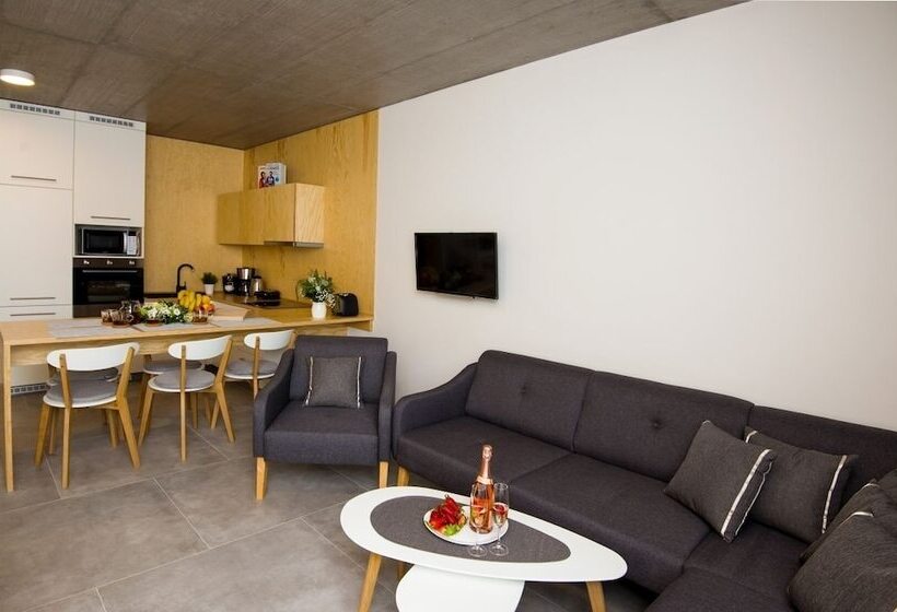 آپارتمان 1 خوابه با تراس, Residence Trafick