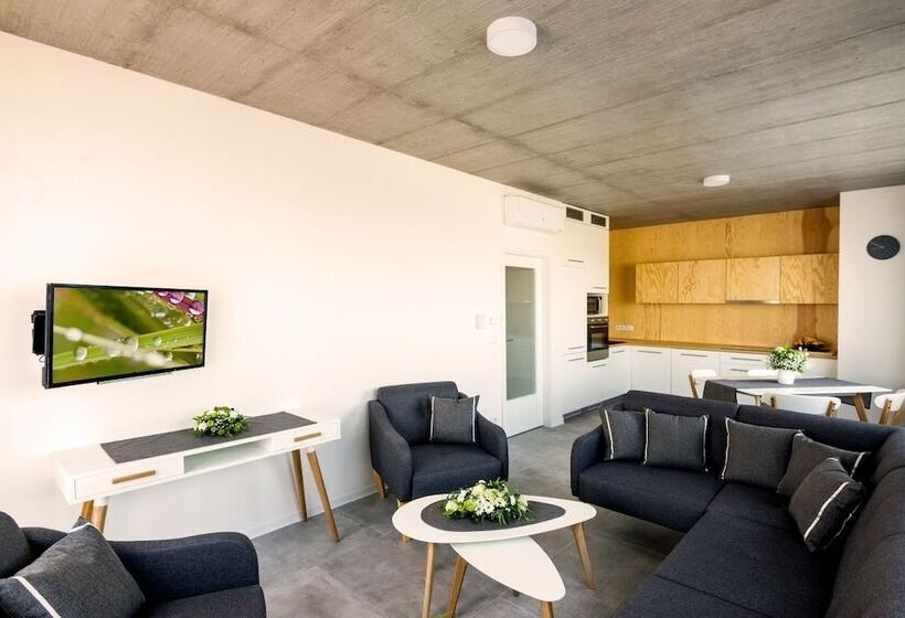 آپارتمان 1 خوابه با تراس, Residence Trafick