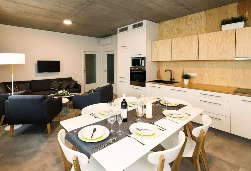 آپارتمان 1 خوابه, Residence Trafick