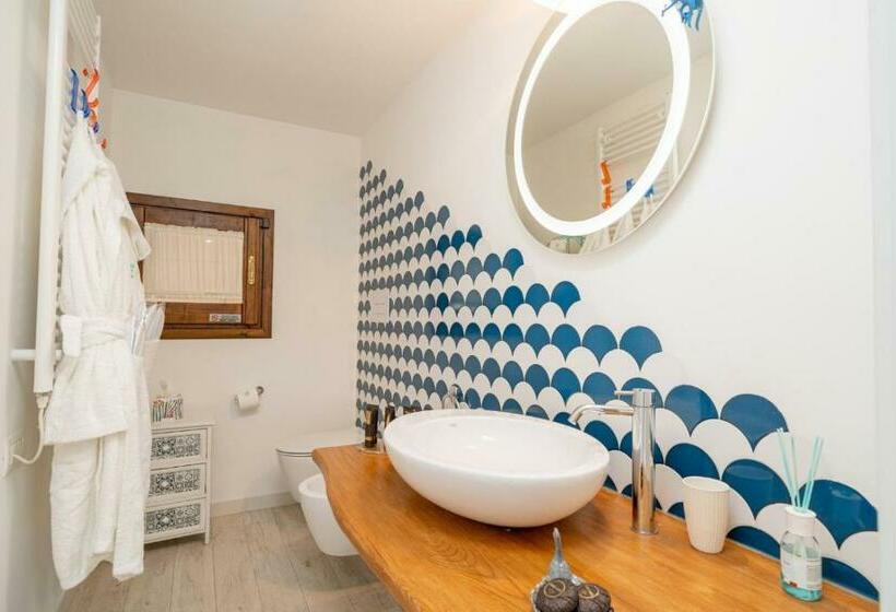 سوئیت با تخت بزرگ, Geco Di Giada Art Suites   Adult Only