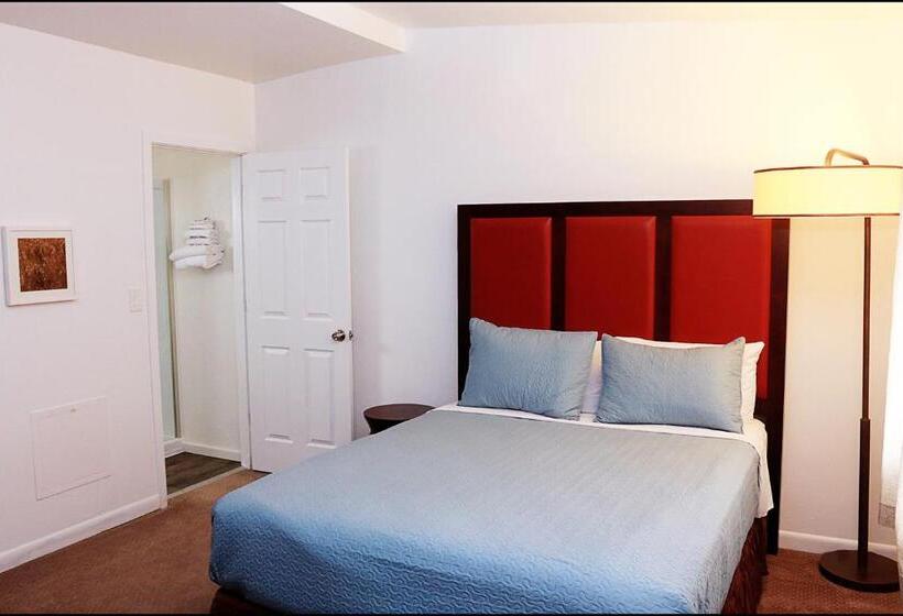 Номер Стандарт, Antler Motel