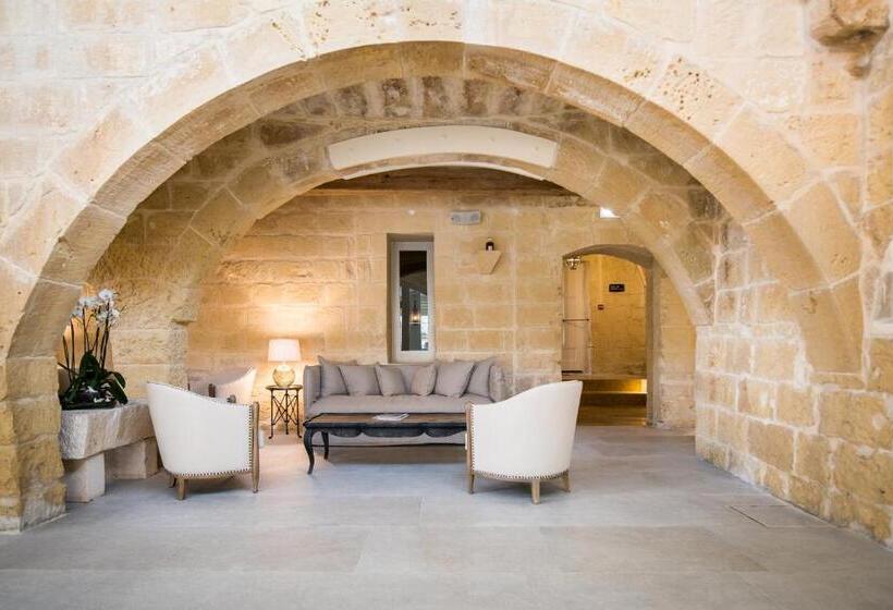 اتاق کلاسیک, Cesca S Boutique
