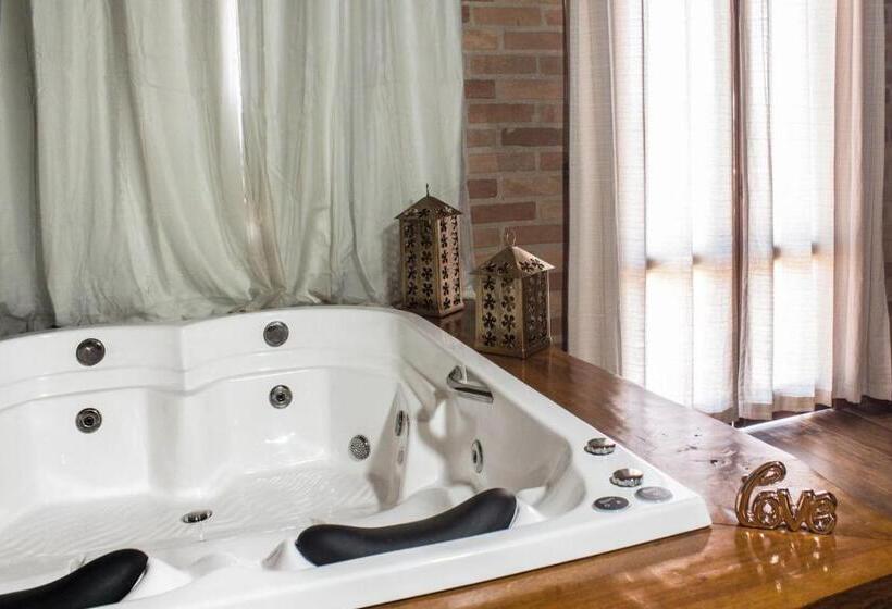 Bungalow Deluxe, Pousada Chales Rancho Caipira