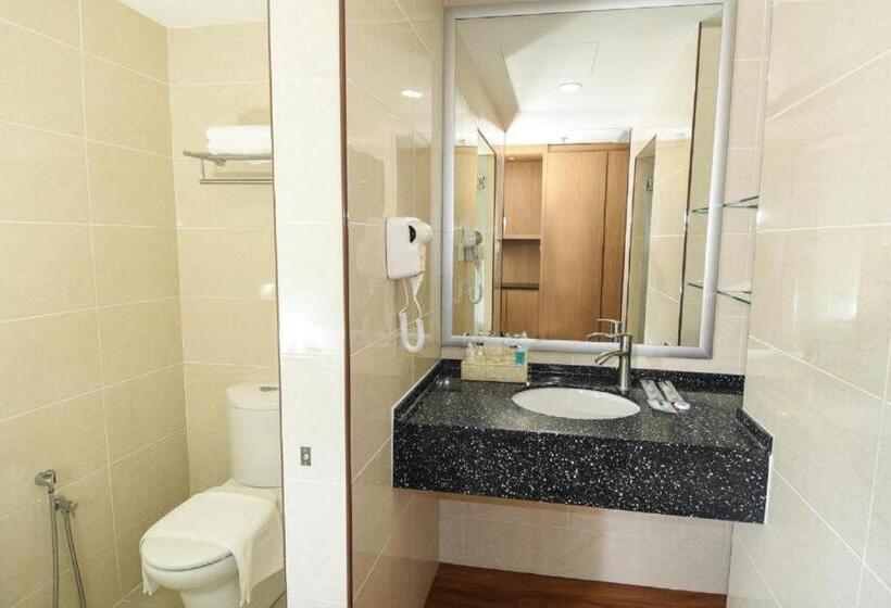Family Suite, Holmes Gp