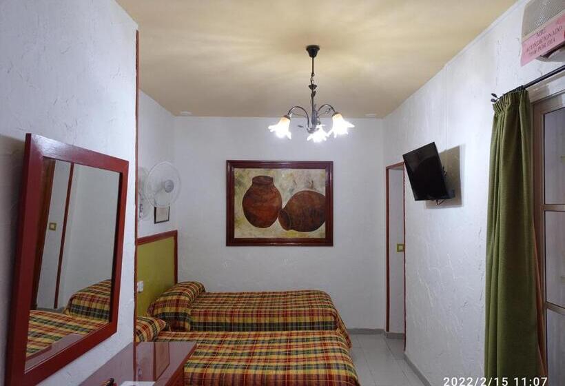 اتاق استاندارد اینتریور, Hostal Manolo