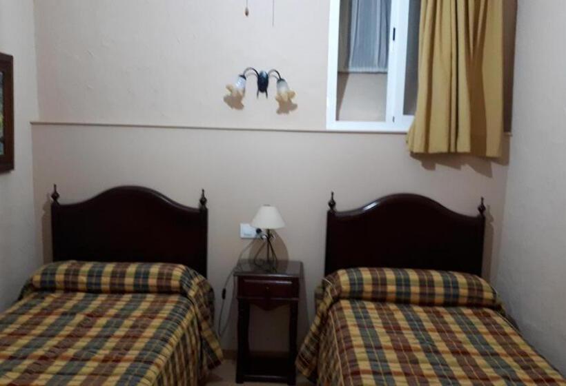 اتاق لوکس, Hostal Manolo