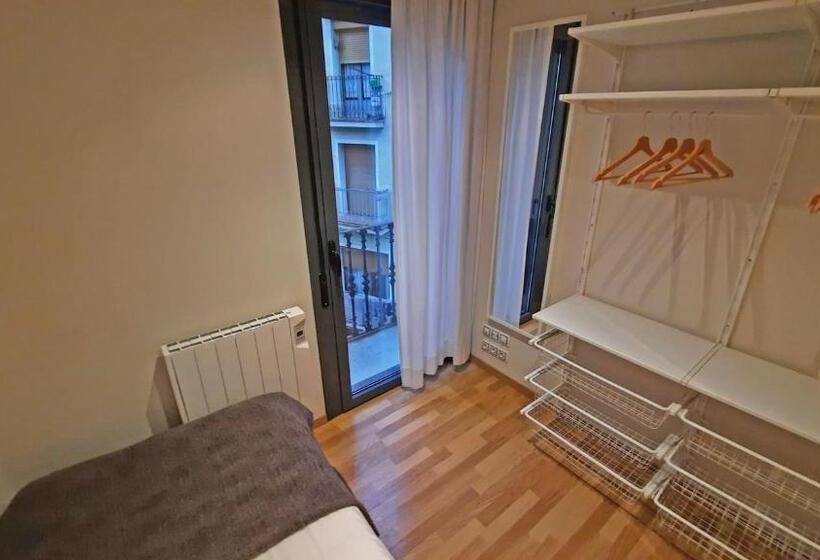 Люкс 2 Спальни, L Astrolabi  Centre Ripoll