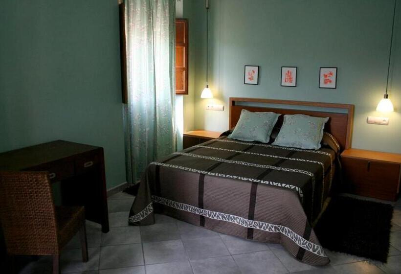 Номер Стандарт, Hostal Mesón Castilla