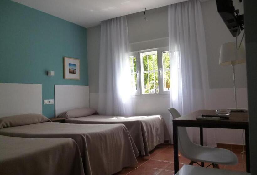 اتاق استاندارد سه نفره, Hostal Las Cumbres