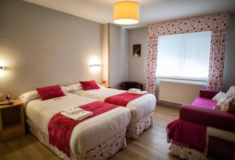 اتاق استاندارد سه نفره, Hostal Maribel