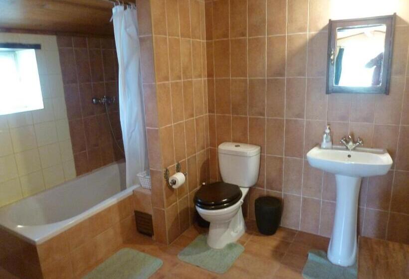 اتاق استاندارد چهار تخته, Casa Do Moinho
