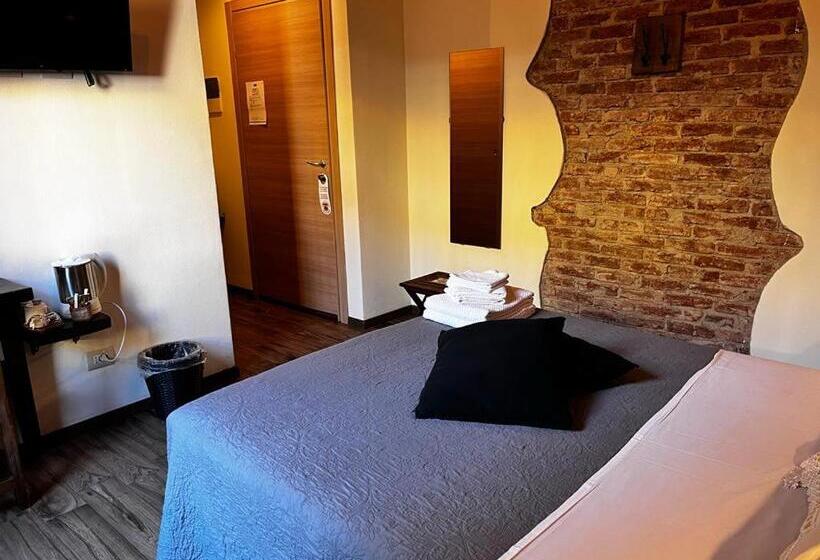 غرفة قياسية, La Taverna Del Metallo Rooms