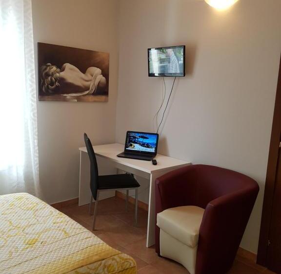 اتاق استاندارد سه نفره, Cristal Rooms