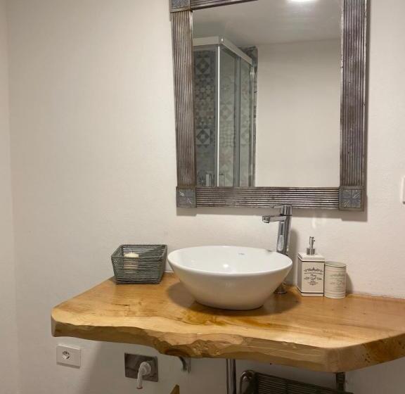 اتاق لوکس چهار تخته, Trieste Art Loft
