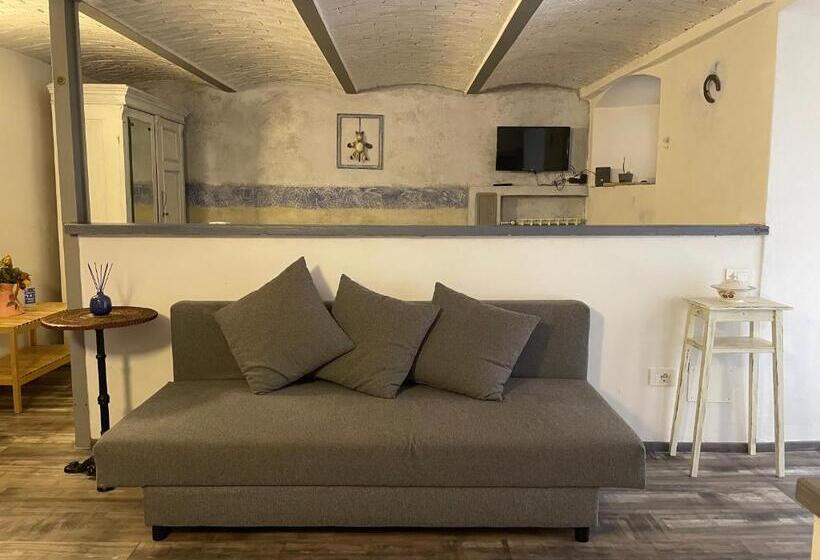 اتاق لوکس چهار تخته, Trieste Art Loft