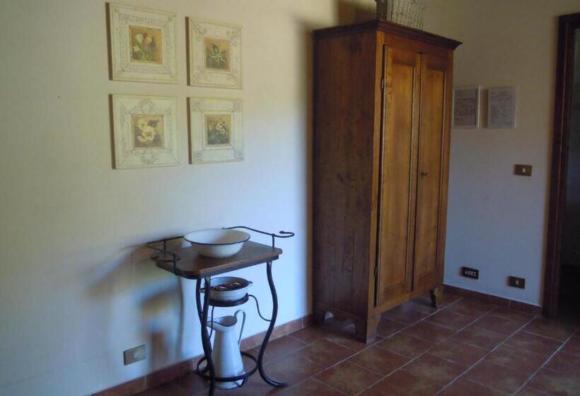 Номер Стандарт, Cascina Formighezzo