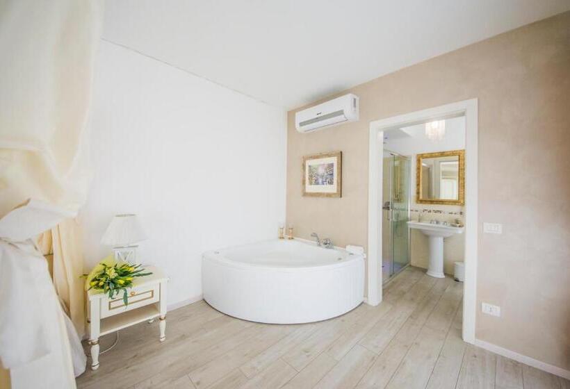 Номер Deluxe с Балконом, Relais Villa Olivi