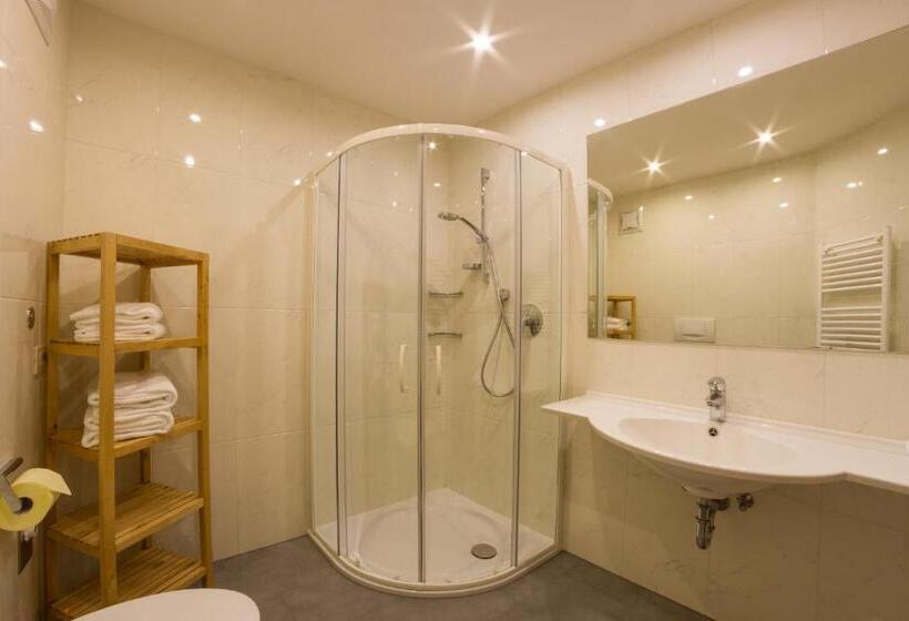Апартаменты 2 Спальни, Residence Emmy