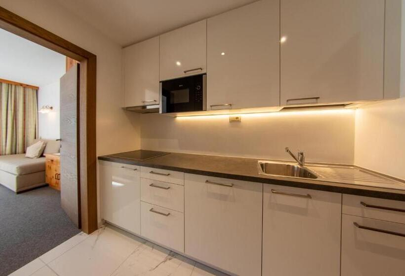Студия Стандарт, Residence Emmy