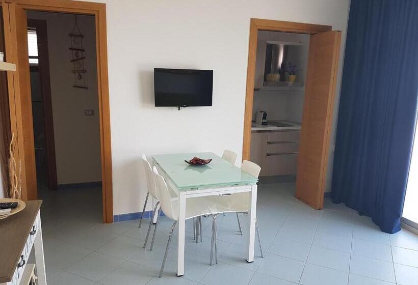 Family flat with garden view, Residence Orsa Minore