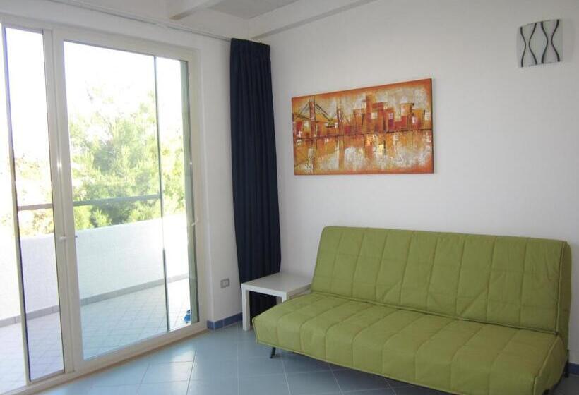 Family flat with garden view, Residence Orsa Minore
