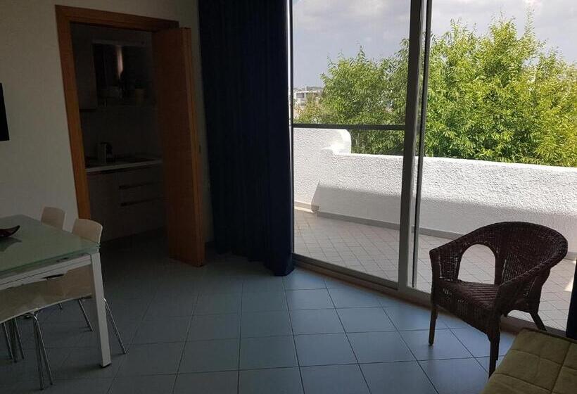 Family flat with garden view, Residence Orsa Minore