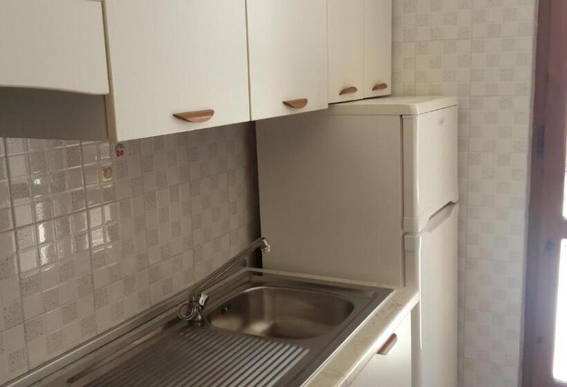 آپارتمان 1 خوابه همکف, Residence Orsa Minore