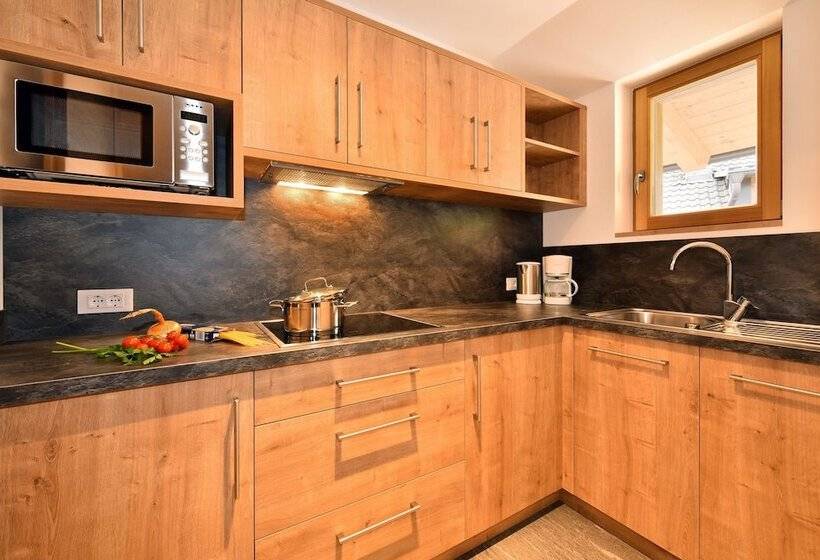 Apartamento 1 Dormitório com Sacada, Proihof