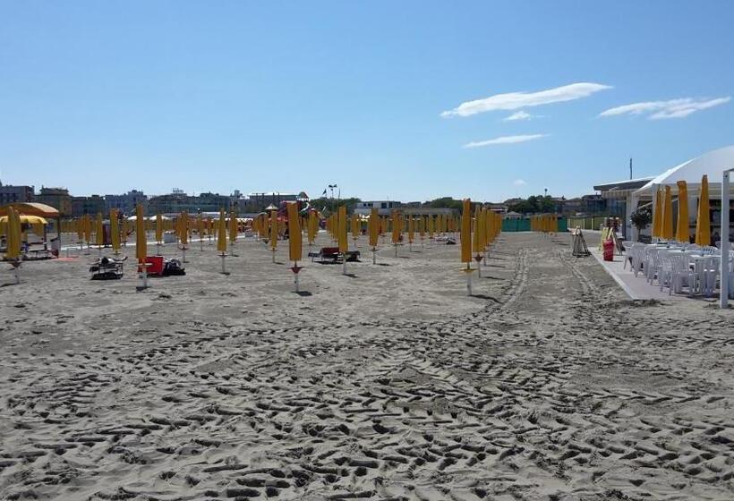 Апартаменты 2 Спальни, Appartamenti Sottomarina Carla
