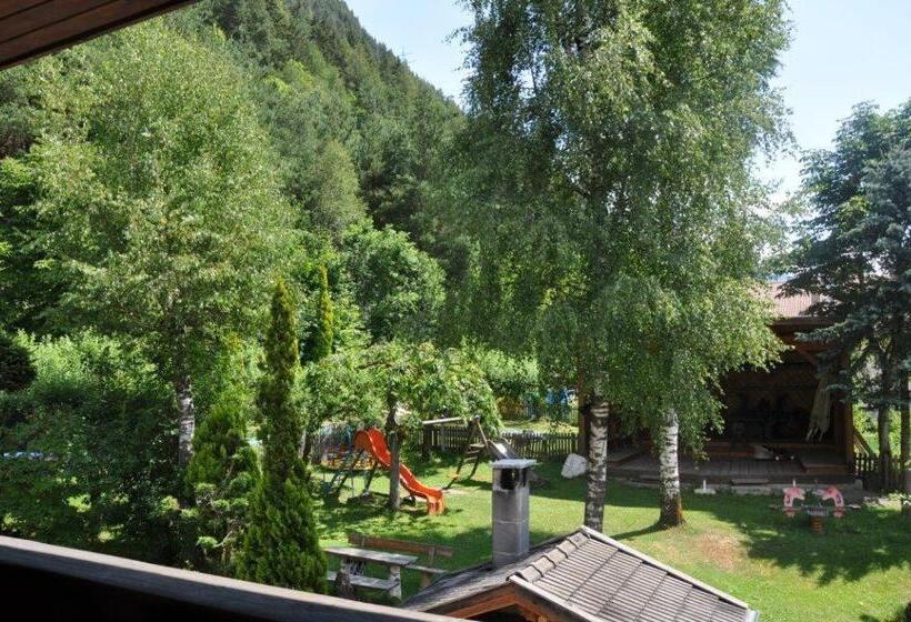 Номер Стандарт с Балконом, Burgfrieden