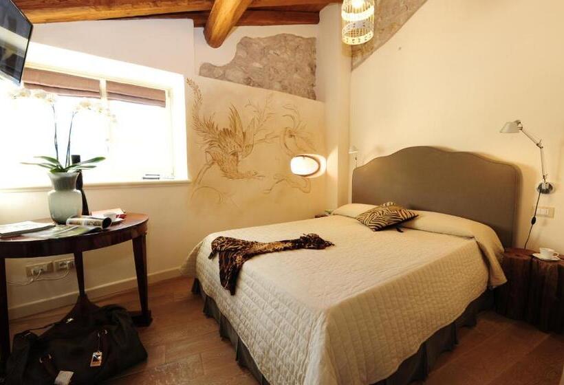 Номер Стандарт Вид на Озеро, Locanda Al Castelletto