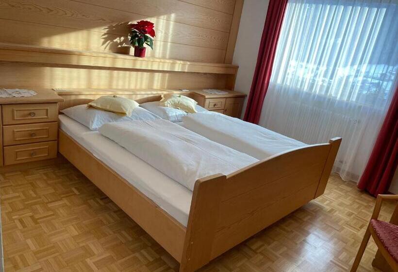 Апартаменты 1 Спальня, Residence Lastei