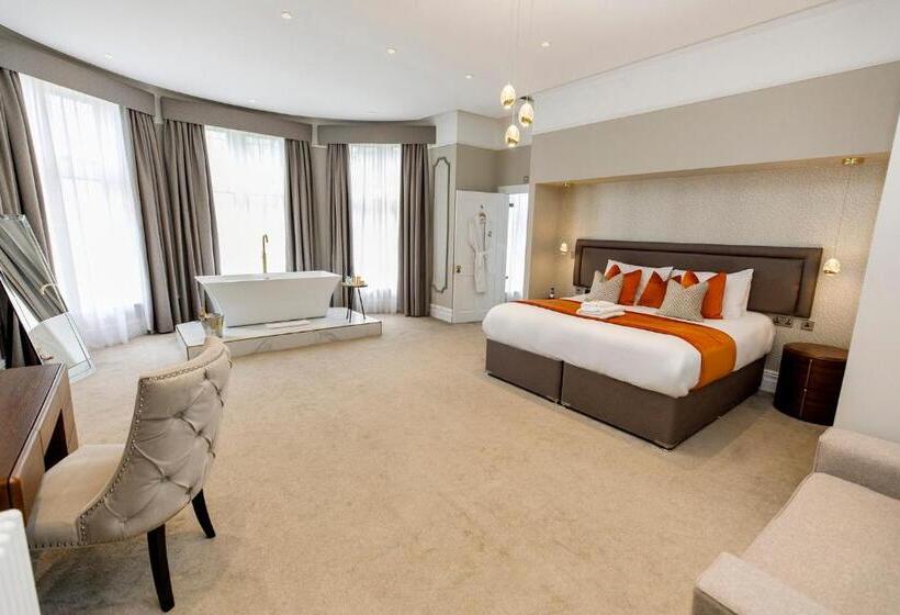 Люкс Deluxe Кровать Кинг, Lanelay Hall Hotel & Spa