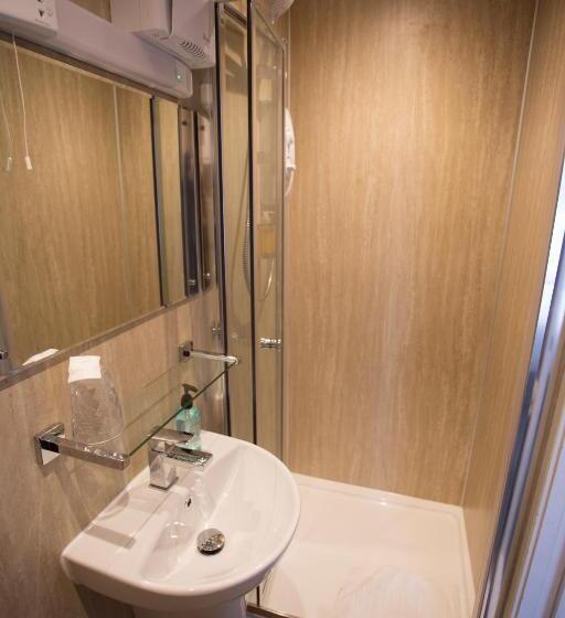 اتاق استاندارد با چشم‌انداز رودخانه, Bridge Guest House