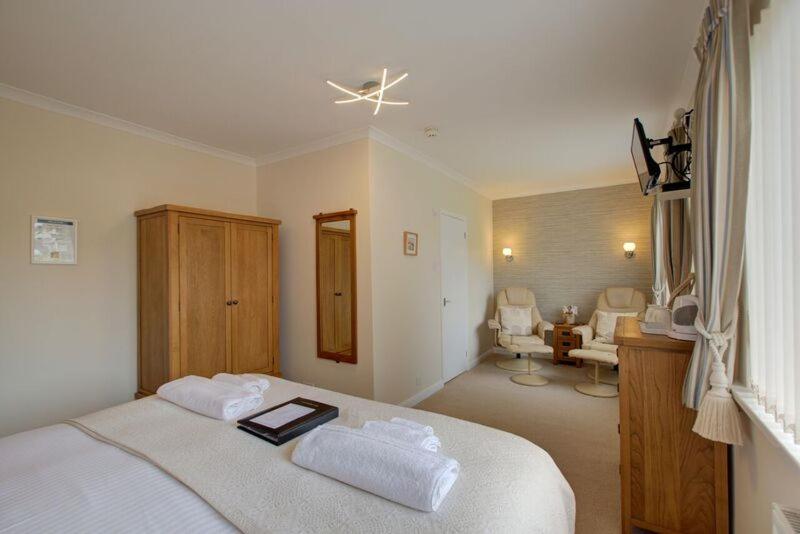 Люкс, Fair Winds Guest House