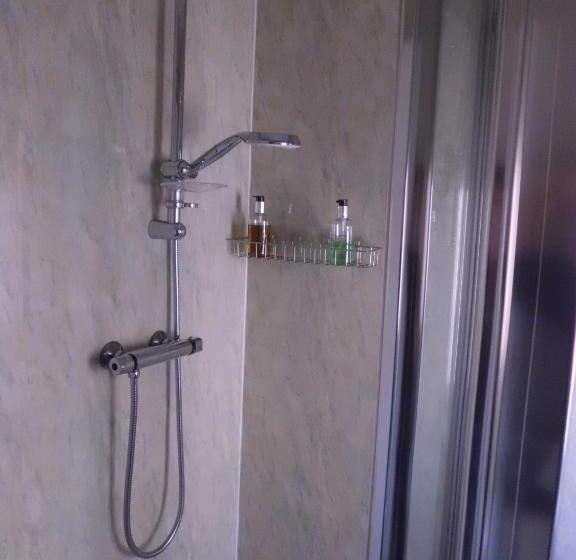 Стандартный Номер Нижний Этаж, Fair Winds Guest House