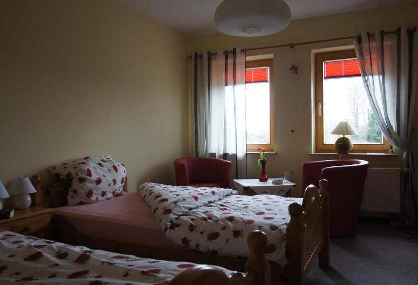 Номер Стандарт, Pension Moritz Und Hofladen Unterm Storchennest  16303 Schwedt,schwedter Allee1