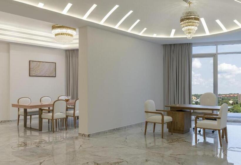 مجموعه ویستا شهر, Pyramid Continental