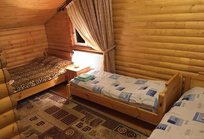 اتاق خانوادگی, Karpatska Mria