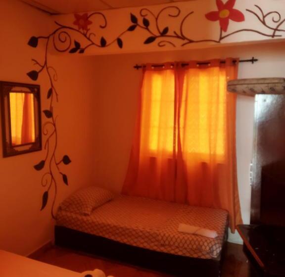 스탠다드 룸, Ofiuras Hostal