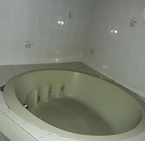 חדר אקונומי, Motel Casa Branca