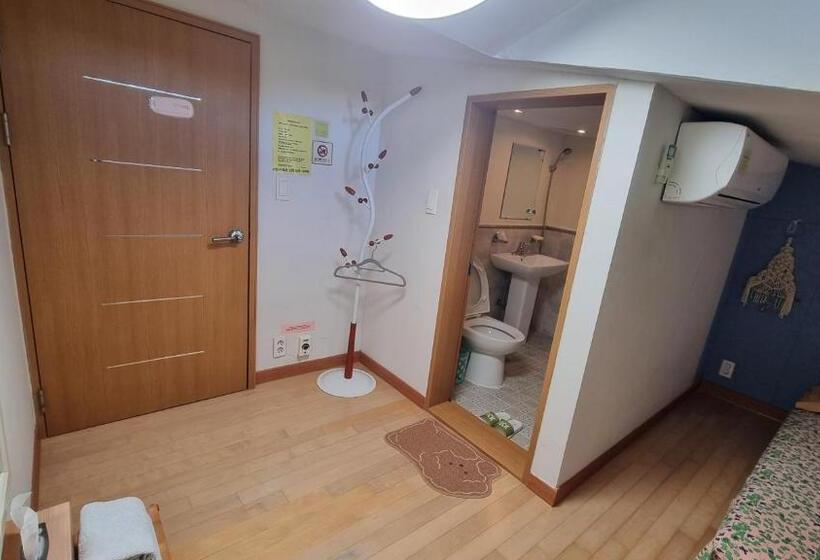 Номер Стандарт Индивидуальный, Tongyeong One Guesthouse